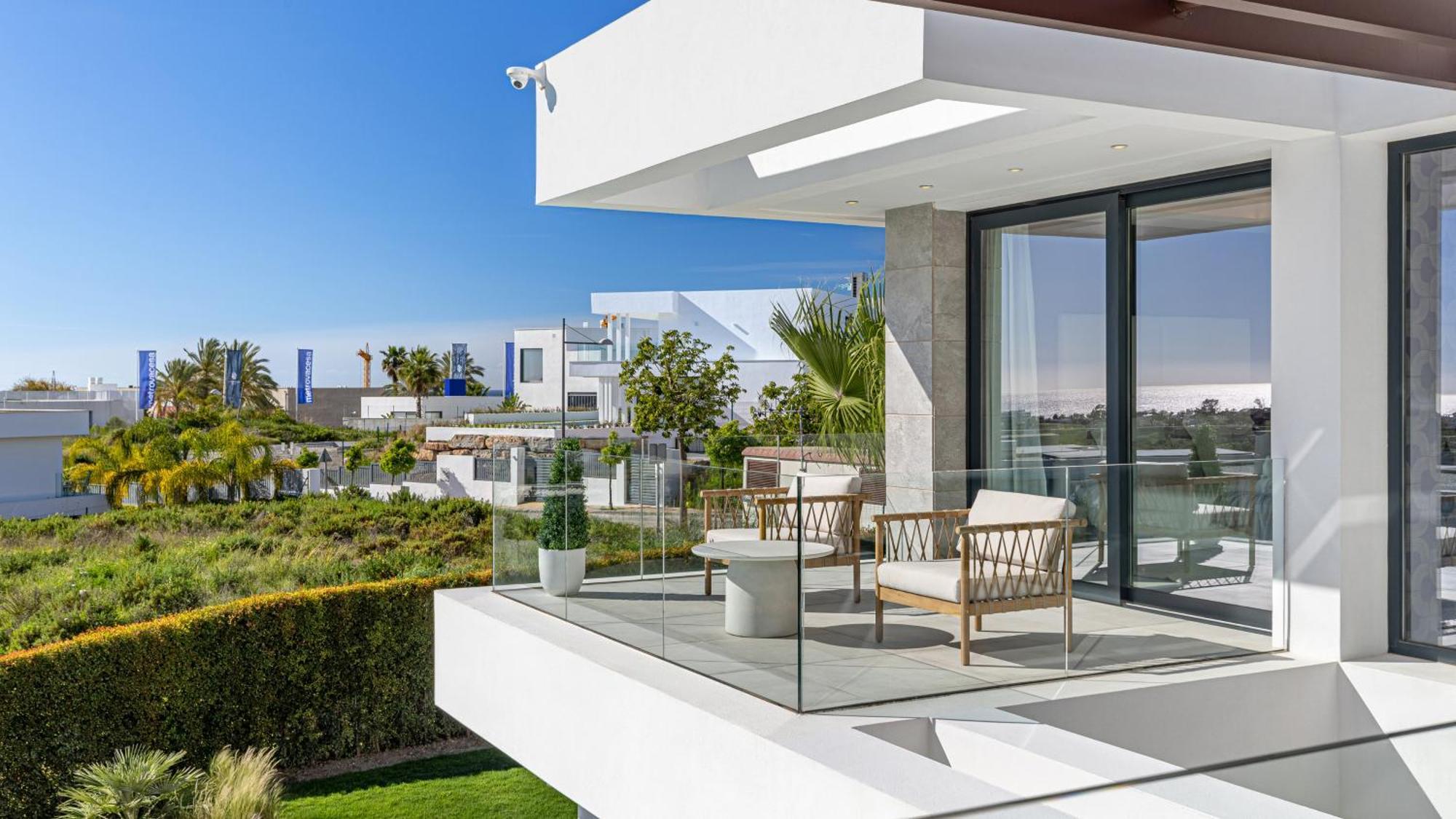 Vacation Marbella I Martinica, Turquoise Heated Pool, Rooftop Hot Tub With Sea View, Cine Room, 5 Min To The Estepona