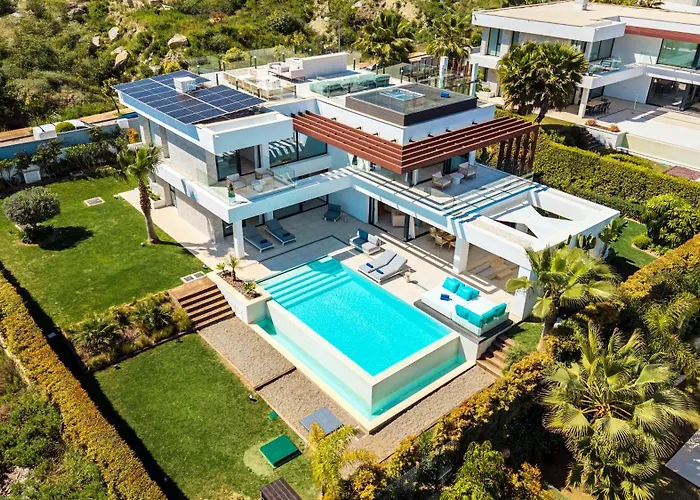 Vacation Marbella I Villa Martinica, Turquoise Heated Pool, Rooftop Hot Tub With Sea View, Cine Room, 5 Min To The Beach
