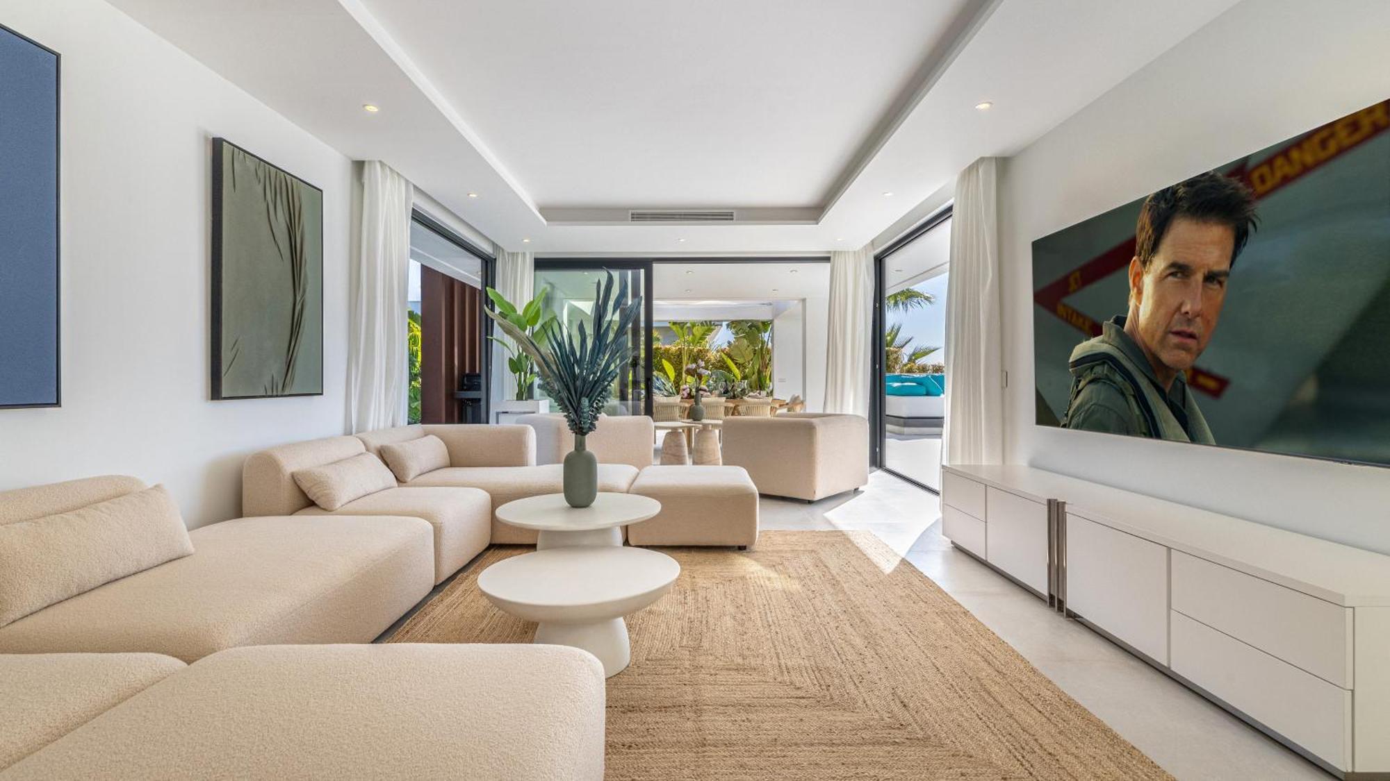 Villa Vacation Marbella I Martinica, Turquoise Heated Pool, Rooftop Hot Tub With Sea View, Cine Room, 5 Min To The Estepona