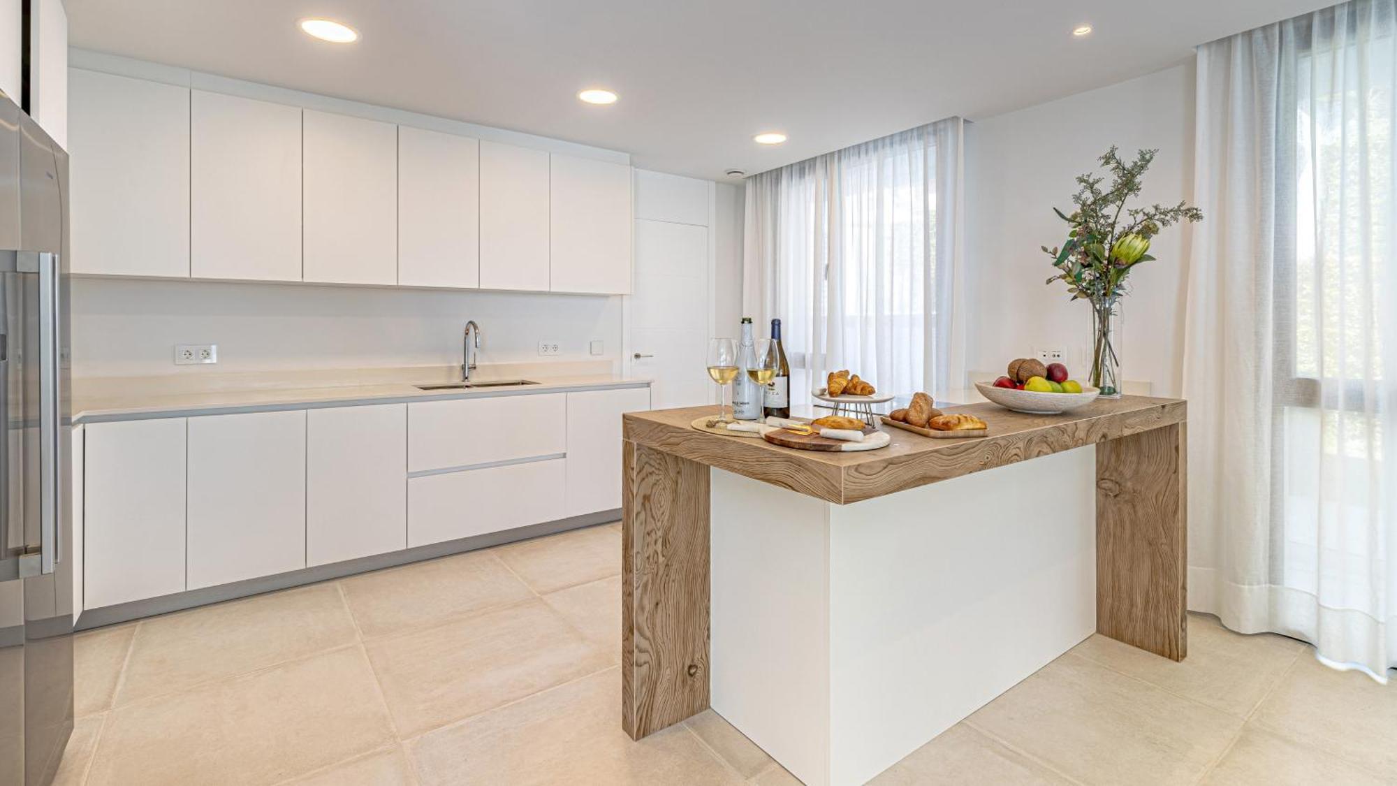 Vacation Marbella I Martinica, Turquoise Heated Pool, Rooftop Hot Tub With Sea View, Cine Room, 5 Min To The